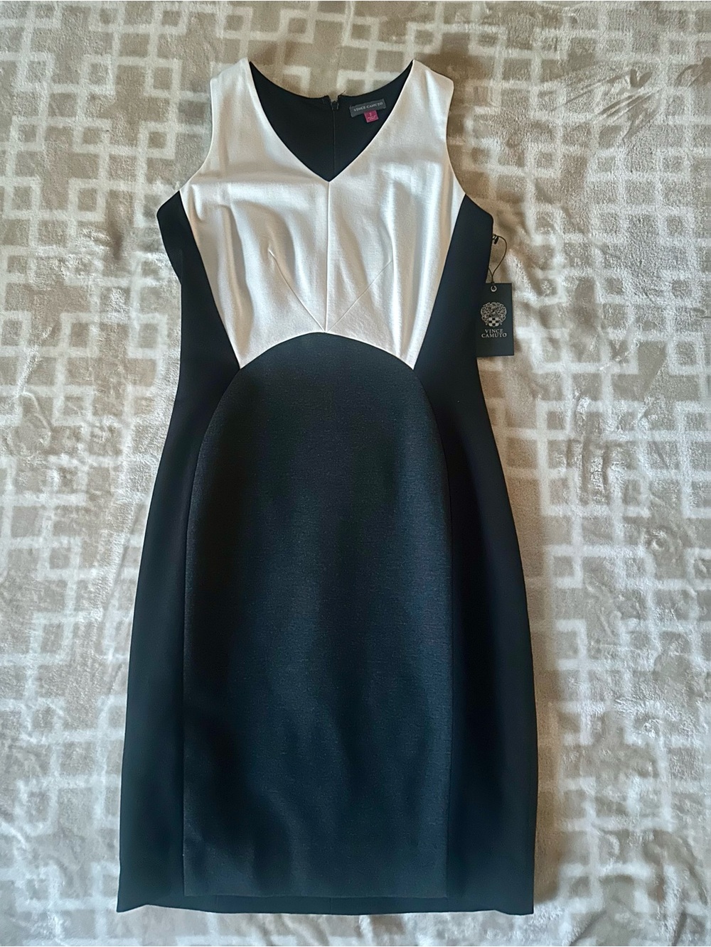 Vince Camuto Black and White V-Neck Colorblock Sheath Dress with Panel Detail